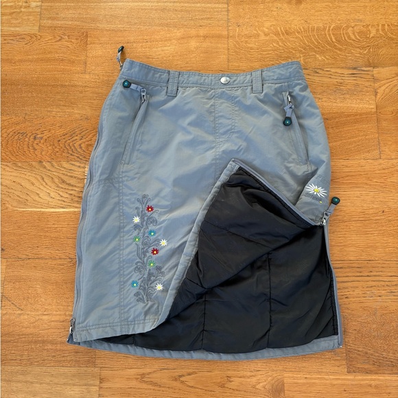 Size medium gray Skhoop skirt with embroidery - Picture 2 of 6